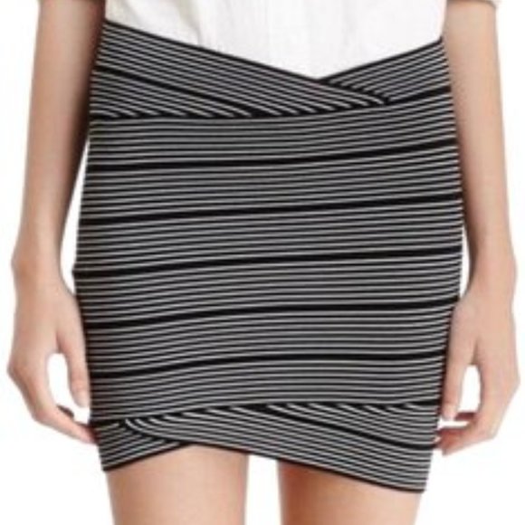 BCBG Max Azria Criss Cross Power Skirt XS - Picture 1 of 2